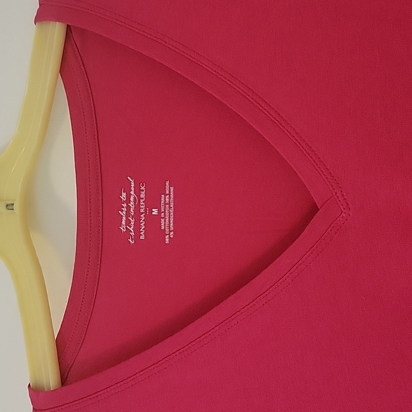 3 Banana Republic light weight t-shirts - Picture 15 of 16